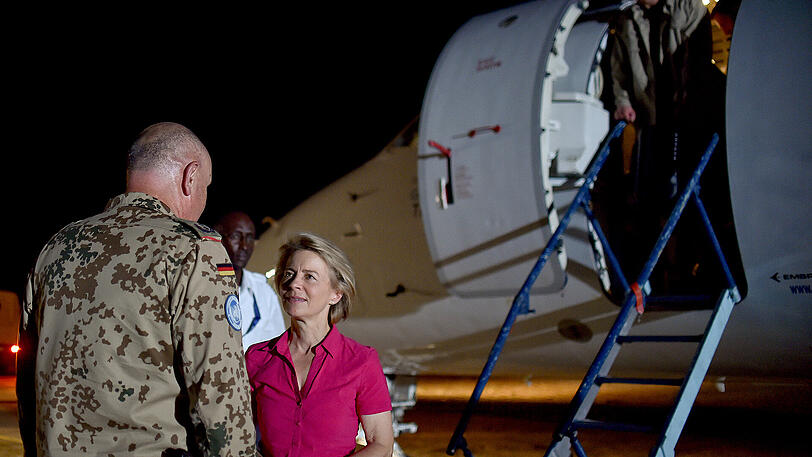 Verteidigungsministerin Ursula von der Leyen (CDU) landet am 30.07.2017 im Camp Castor in Gao im Afrikanischen Mali.