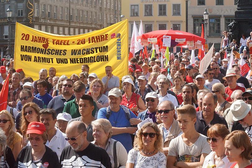 Bilder von der DGB-Kundgebung in München mit rund 1200 Teilnehmern.