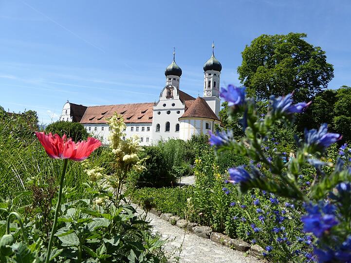 Zu sich kommen unter Mönchen: Das geht im Kloster Benediktbeuren.