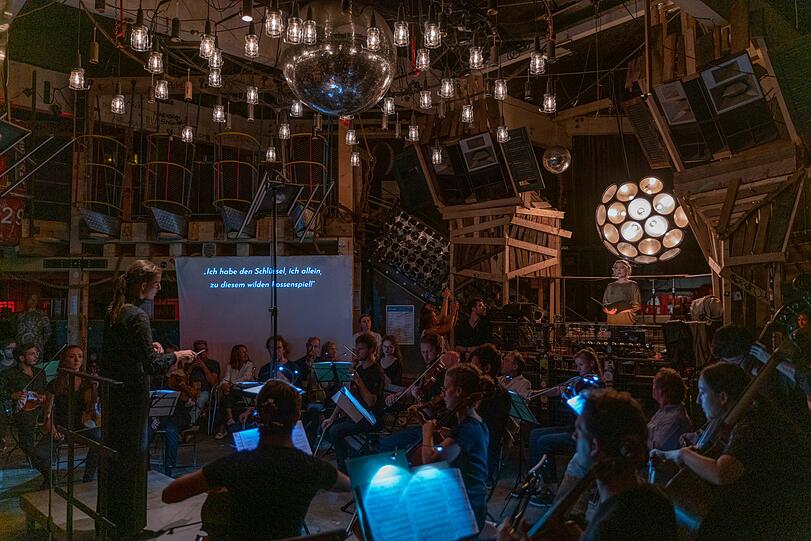 Das Konzert des Hidalgo-Festivalorchesters im Bahnwärter Thiel.
