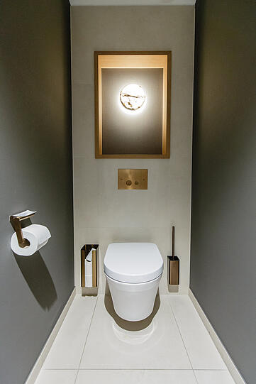 Startpreis 20 Euro: Toilettenset.