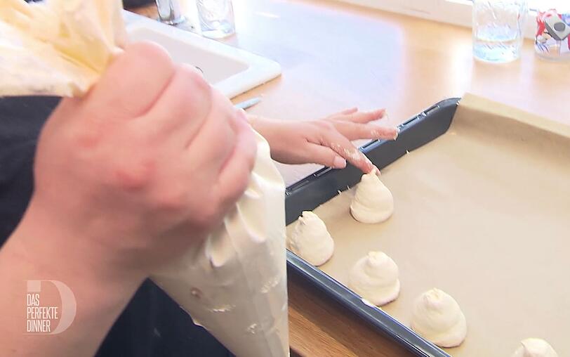 Zum Dessert kredenzt Lorene (36) Geb&auml;ck mit ungew&ouml;hnlichem Namen.