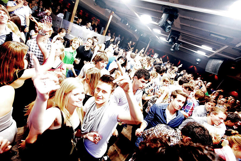 Party-Pics der Woche: Nacht der Helden feat. Laserkraft 3D im Mach 1