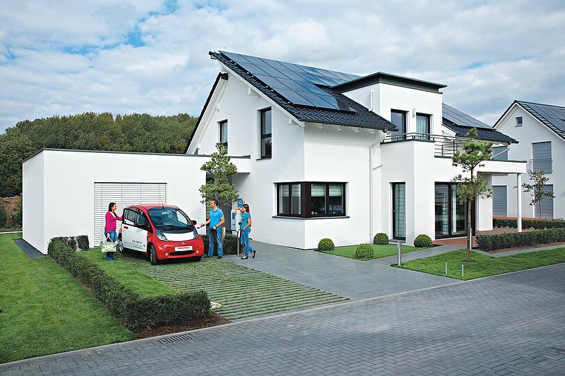 Standard 2025? Die eigene Stromtankstelle könnte in Zukunft in Neubauten direkt integriert sein.
