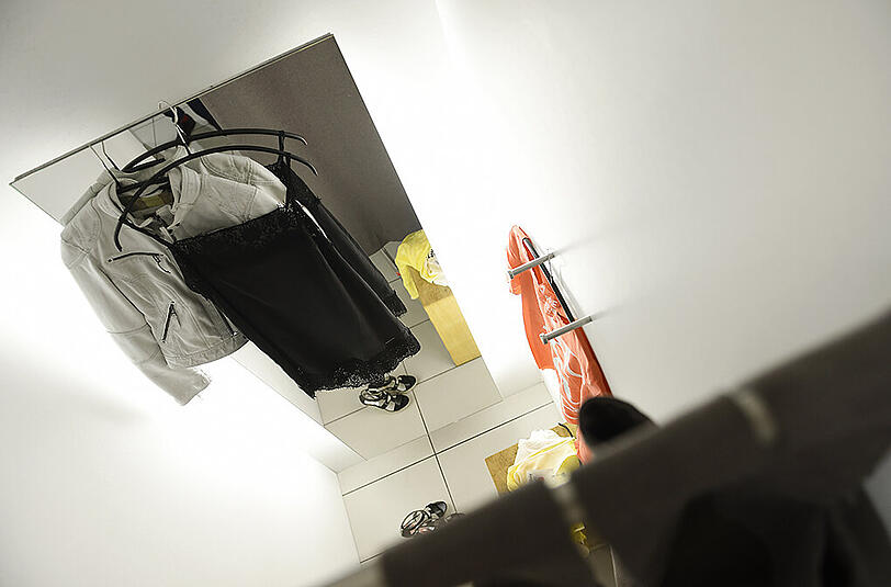 Das ausgedehnte Nickerchen der Frau war vom Ladenpersonal offenbar nicht bemerkt worden.