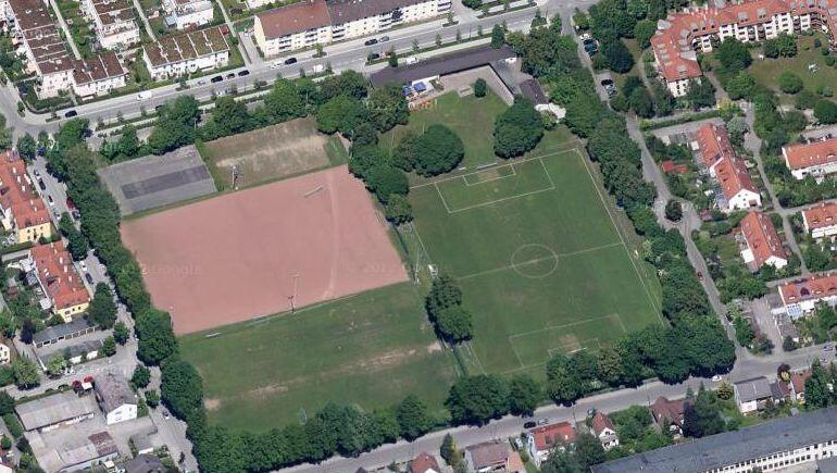 Auf diesem Gelände soll eine Kinderbetreuungseinrichtung gebaut werden. Auf diesem Gelände soll eine Kinderbetreuungseinrichtung gebaut werden.
