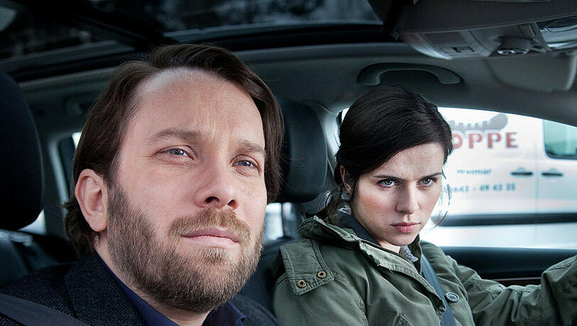 Lessing (Christian Ulmen) und seine Kollegin Kira Dorn (Nora Tschirner) Lessing (Christian Ulmen) und seine Kollegin Kira Dorn (Nora Tschirner)