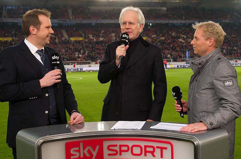Experten unter sich? Entertainer Harald Schmidt inmitten der Sky-Mitarbeiter Wolff-Christoph Fuss (l.) und Jan Henkel.