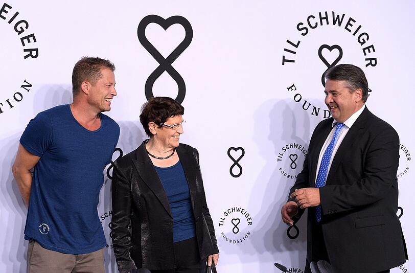 Neben Siegmar Gabriel unterstütz auch Ex-Bundestagspräsidentin Rita Süssmuth (m.) die "Til Schweiger Foundation".