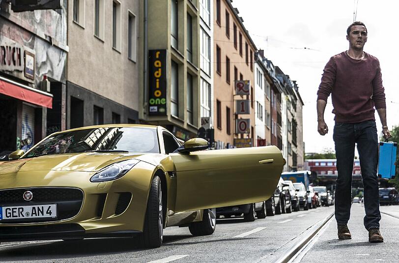 Nicholas Hoult als Casey in einer Szene aus dem Film «Collide» Foto: Universum Film