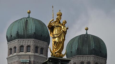 Neben dem Regen wird vielerorts auch eine dichte Bewölkung vorhergesagt.