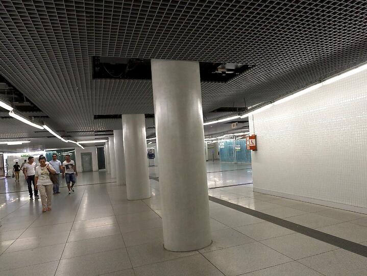 Schick und Schrott: Diese beiden Extreme bieten sich den Besuchern des Münchner Hauptbahnhofs dar. Die Bilder zum Durchklicken.