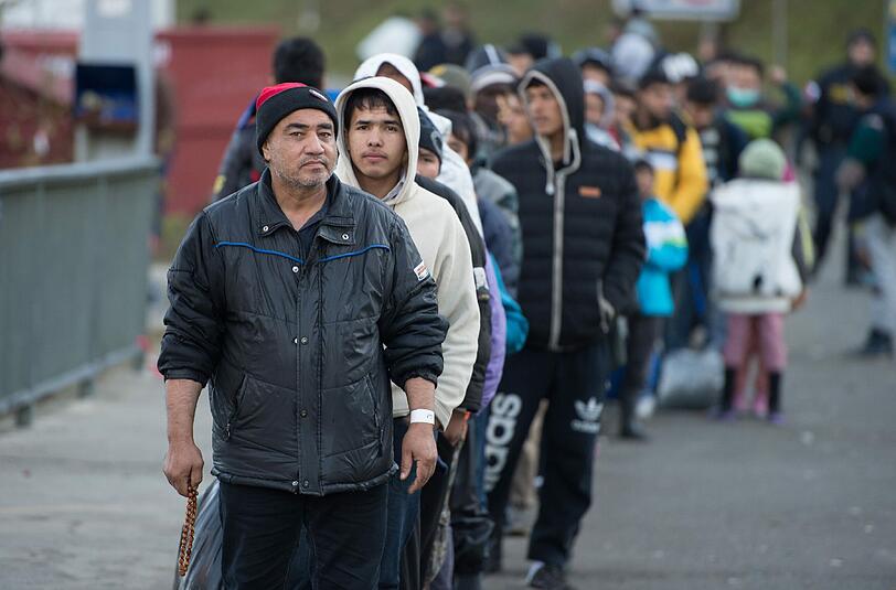 Der Philologenverband Sachsen-Anhalt hetzt gegen Flüchtlinge und warnt vor einer "Immigranteninvasion".