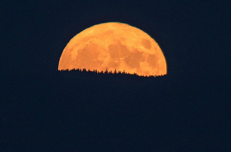 Der Supermond über Straubing.