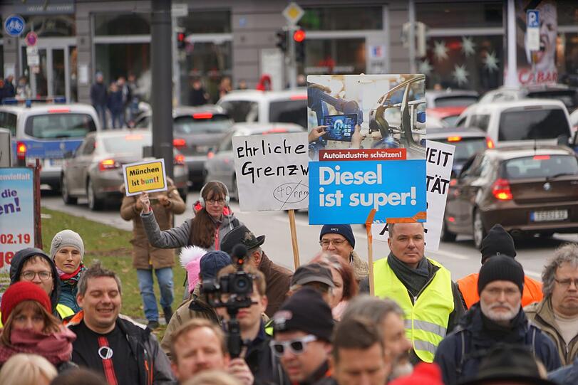 Am Samstag demonstrierten in München die Fahrverbot-Gegner an der Sonnenstraße.