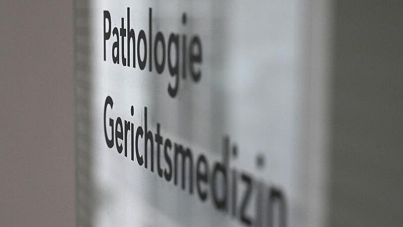 Erst die Obduktion schaffte Klarheit über die Identität des Toten. (Symbolbild)