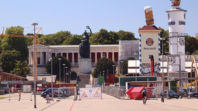Immer sichtbarer wird die Wiesn in diesen Tagen.