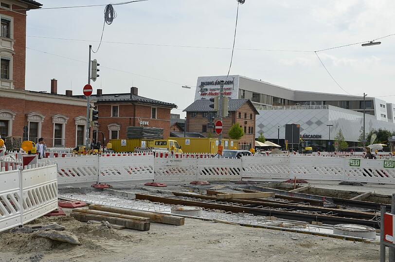 Jahrelang herrschte in Pasing Baustelle. Eine fotografische Langzeit-Dokumentation ist derzeit im Ebenböckhaus zu sehen.