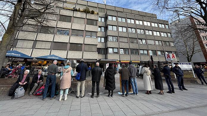 Christliche Fundamentalisten versammelten sich am Dienstag, 25. Februar vor einer Praxis an der Nymphenburger Straße.