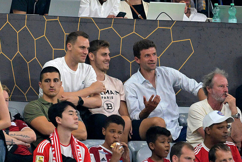 Das Spiel um den DFL-Supercup 2023  musste sich Thomas Müller von der Tribüne aus ansehen, als Sieger darf er sich dennoch fühlen.