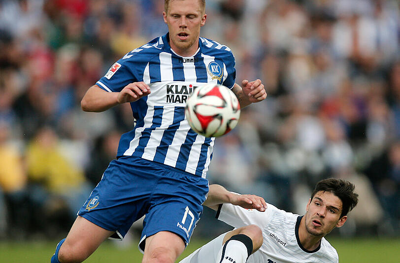 Trägt er bald das Löwen-Trikot? Rouwen Hennings (hier bei einem Spiel des Karlsruher SC gegen den TSV 1860 München).
