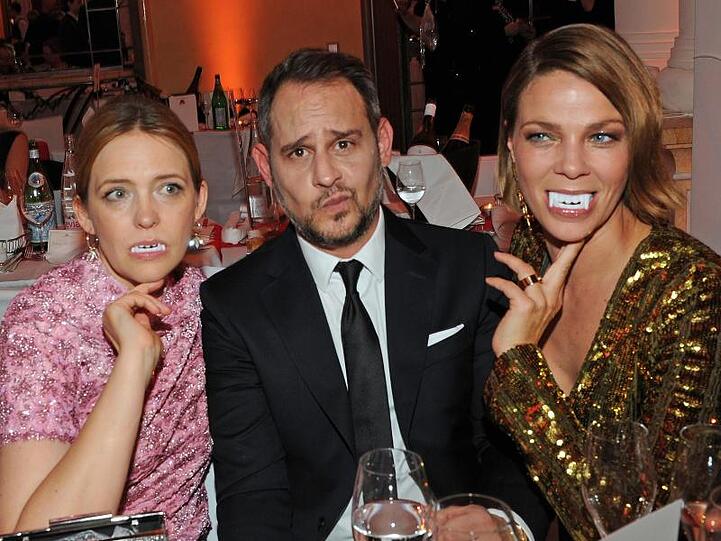 Mit Biss: Laura Tonke (v-l), Moritz Bleibtreu und Jessica Schwarz beim Deutschen Filmball.