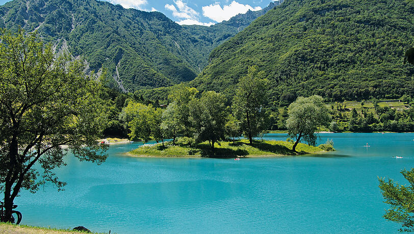 Rother Wanderbuch ErlebnisWandern mit Kindern Gardasee. Rother Wanderbuch ErlebnisWandern mit Kindern Gardasee.