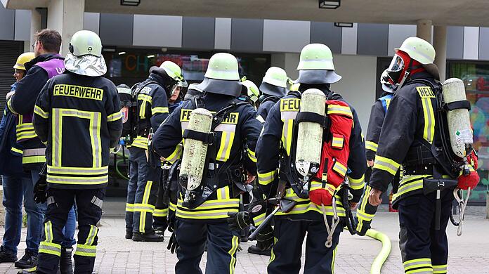Die Feuerwehren Waldkraiburg, Heldenstein, Pürten und Erasmus waren mit 61 Einsatzkräften und zehn Fahrzeugen im Einsatz.