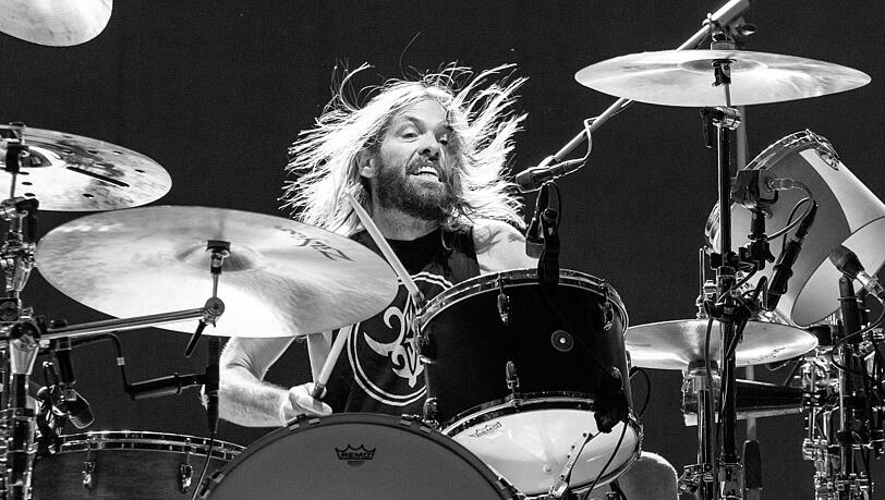 Taylor Hawkins starb am 25 März im Alter von 50 Jahren. Der Schlagzeuger der US-Rockband "Foo Fighters" soll an einem Drogencocktail gestorben sein.