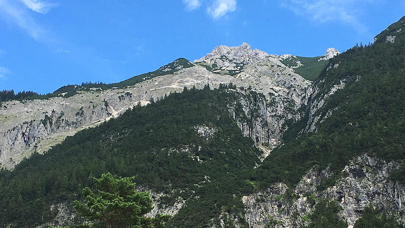 Tödlicher Alpinunfall auf dem Mittenwalder Höhenweg im Karwendel. Die Bilder vom Gebiet, in dem es zu dem verhängsnivollen Steinschlag kam.