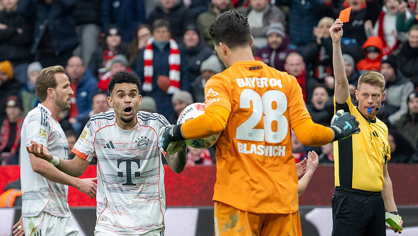 Luis D&iacute;az flog im letzten Duell gegen Leverkusen vom Platz.