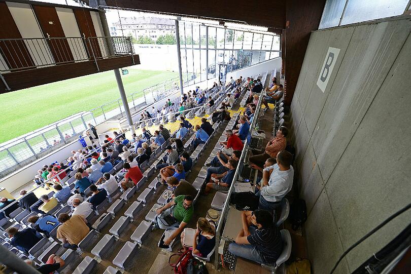 Das erste Spiel im renovierten Grünwalder Stadion. Die Impressionen zum Durchklicken!