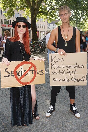Beim Slutwalk wird in München und vielen anderen Städten gegen sexuelle Unterdrückung demonstriert: Hier die Bilder vom Sendlinger Tor.