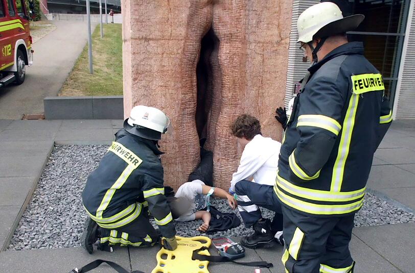 Nur die Feuerwehr konnte dem gefangenen Studenten helfen. Er blieb glücklicherweise unverletzt.