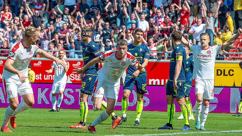 Unter Druck: der TSV 1860 in Halle.