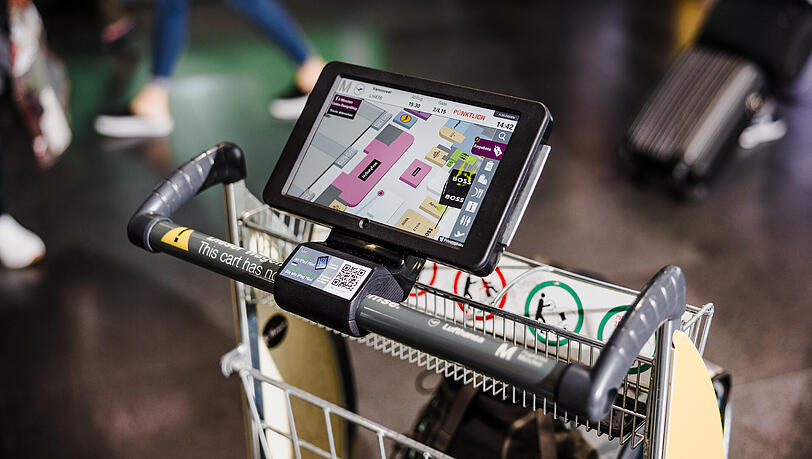 Die Gepäckwagen am Terminal 2 des Flughafen München sind nun mit einem Tablet ausgestattet.