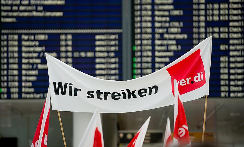 Der Warnstreik am Münchner Flughafen bringt fast den gesamten Betrieb zum erliegen. Die Bilder.
