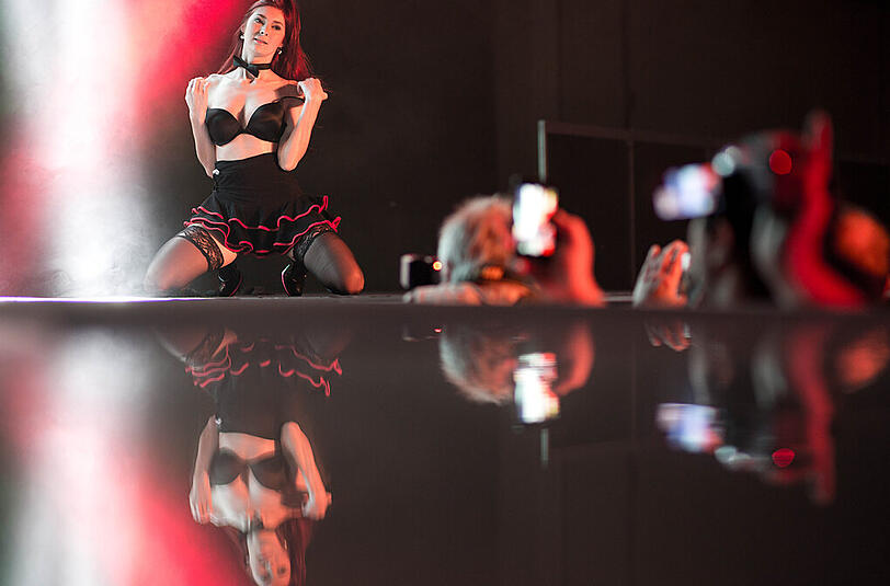 Erotikmesse "Venus" in Berlin: die besten Bilder.
