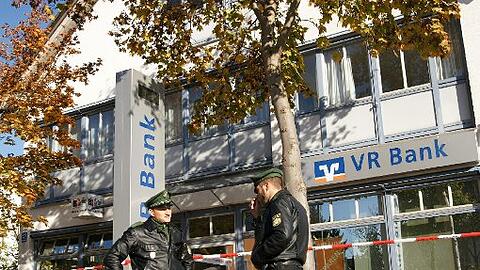 Zweimal wurde die Volksbank überfallen.