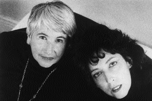 Die Musikerin Esther Bejarano (l.) mit ihrer Tochter Edna.