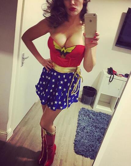 Kelly Brook