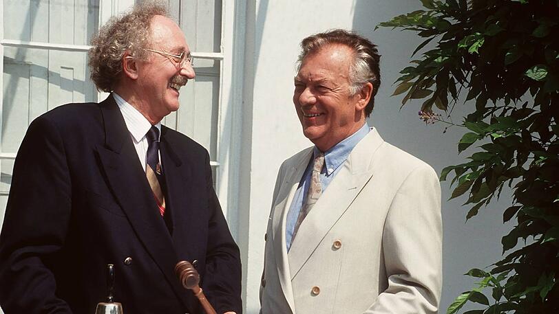 70 Jahre ist er auf der Bühne und vor der Kamera gestanden: Günther, hier mit Klausjürgen Wussow (&dagger; 2007) in "Ein besonderes Paar" 1993.
