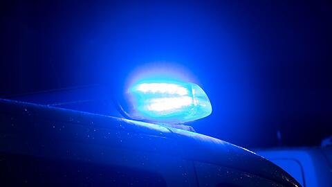 Die Polizei fahndete nach der flüchtigen Frau - sie wurde auf einem Parkplatz angetroffen. (Symbolbild)