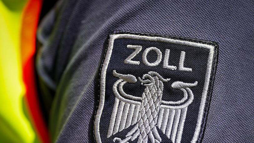 Mehr als 250 Beamte sind bei den Durchsuchungen im Einsatz. (Symbolbild)