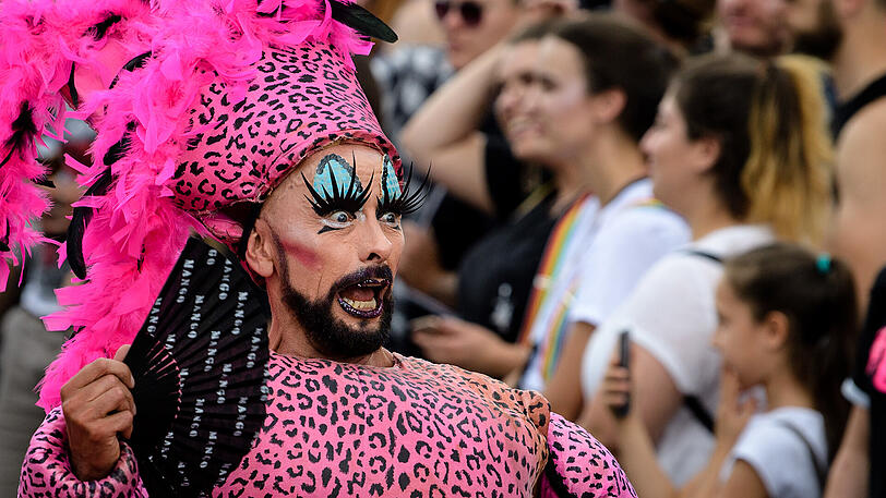 Über 130 Gruppen und mehrere Tausend Menschen nahmen heuer an der CSD-Parade durch die Münchner Innenstadt teil - wir haben die Bilder.