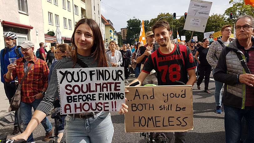 Motto: ausspekuliert! Am Samstag kamen um die 10.000 Menschen zur großen Demo gegen Spekulanten, Mietwahnsinn und für mehr Mieterschutz nach München.