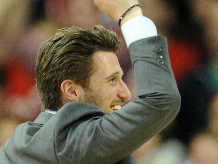 Marko Pesic, Bayern Münchens Geschäftsführer, jubelt über einen Treffer. Foto: Andreas Gebert/Archivbild
