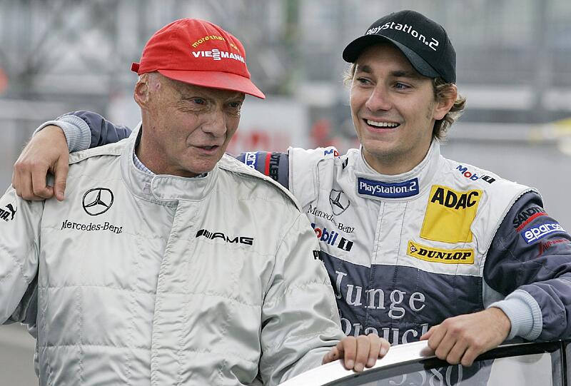 Hier sind sogar Vater und Sohn auf einem Bild vereint: Rennfahr-Legende und RTL-Experte Niki Lauda und sein Sohn Mathias. Der fuhr zwischen 2006 und 2009 in der DTM für Mercedes.