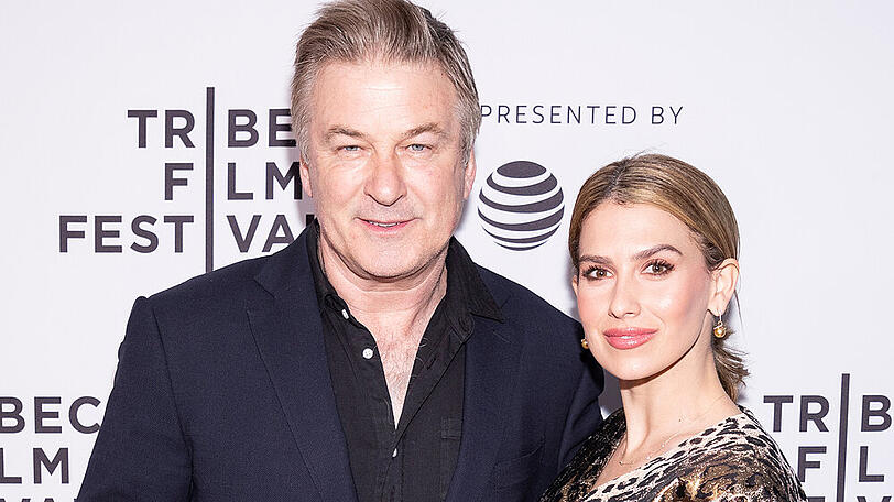 Hilaria Baldwin mit Ehemann Alec auf einer Filmpremiere im April 2019