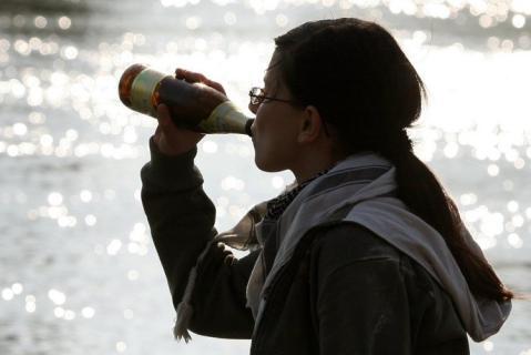 Saufen bis der Arzt kommt - im Fall der 47-Jährigen aus Fürth konnte der aber auch nicht mehr helfen.